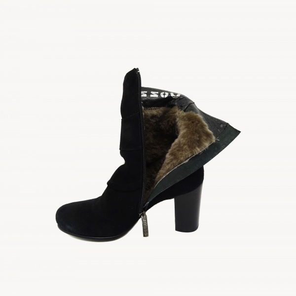 Замшевые полусапоги Conni