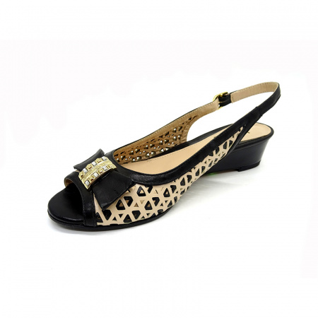 Кожаные босоножки  Conni