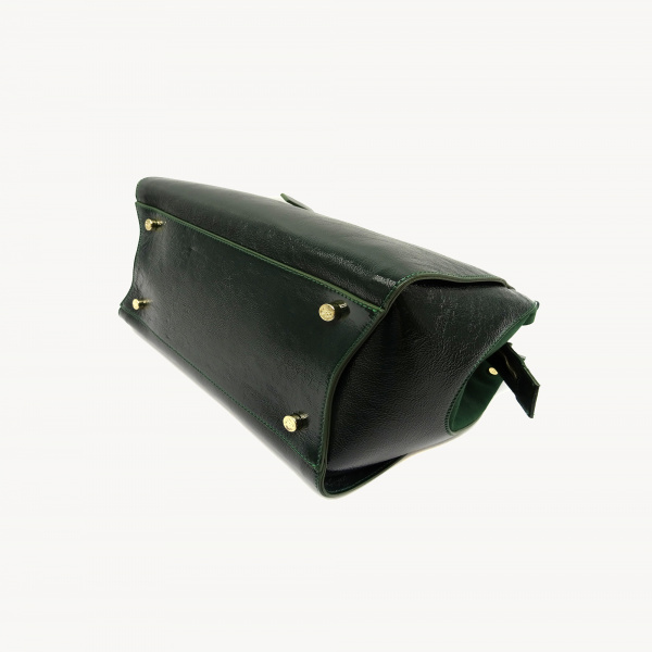 Лакированная сумка Carlo Salvatelli