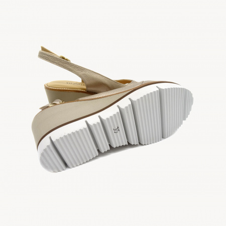 Кожаные босоножки Donna Soft