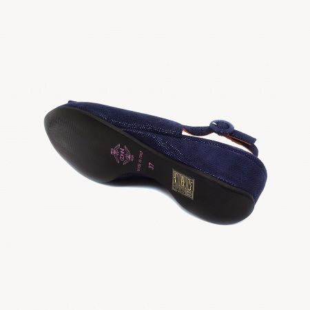 Замшевые босоножки Conni