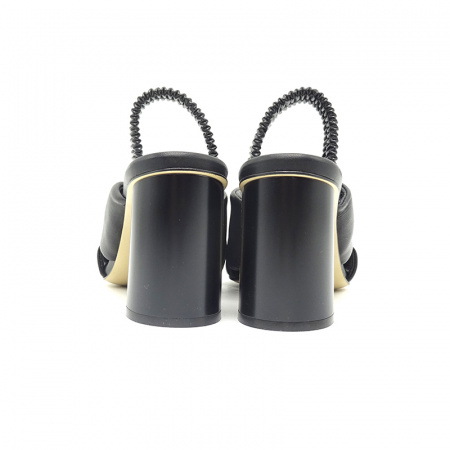 Кожаные босоножки Mara DIANA