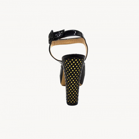 Кожаные босоножки Mara