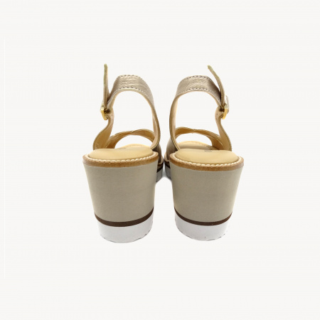 Кожаные босоножки Donna Soft