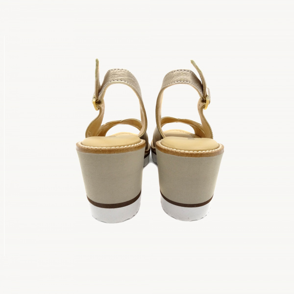 Кожаные босоножки Donna Soft