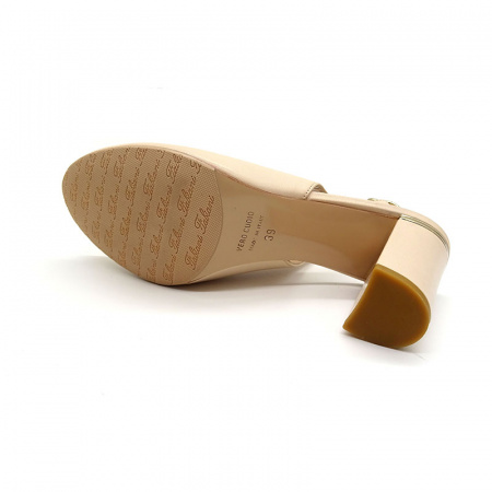 Кожаные босоножки Giovanni Fabiani