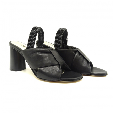 Кожаные босоножки Mara DIANA