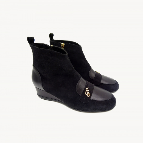 Замшевые полусапоги Giovanni Fabiani