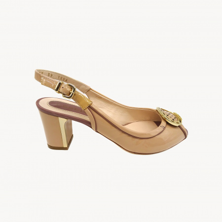 Кожаные босоножки Essere