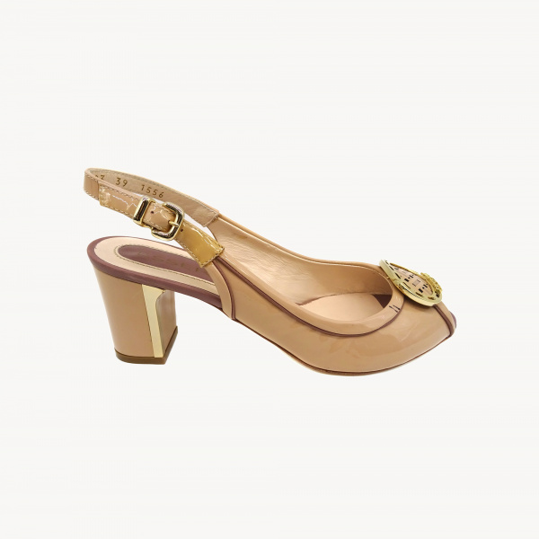 Кожаные босоножки Essere