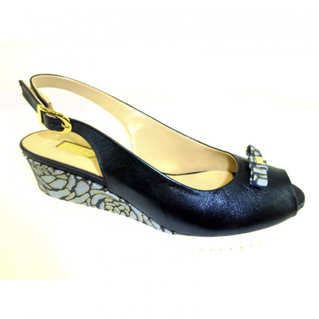 Кожаные босоножки Conni