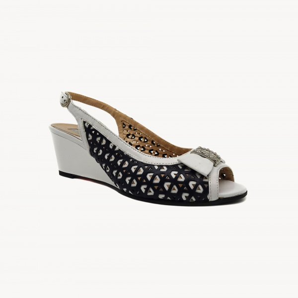 Кожаные босоножки Conni