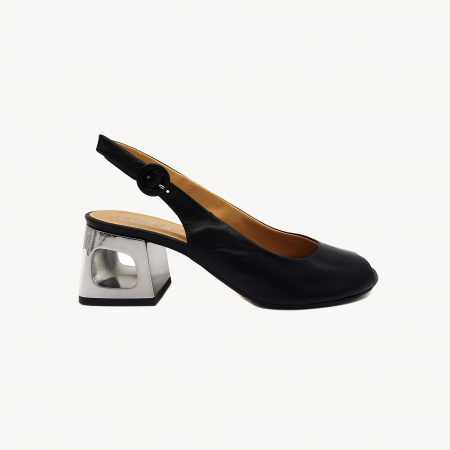 Кожаные босоножки Conni