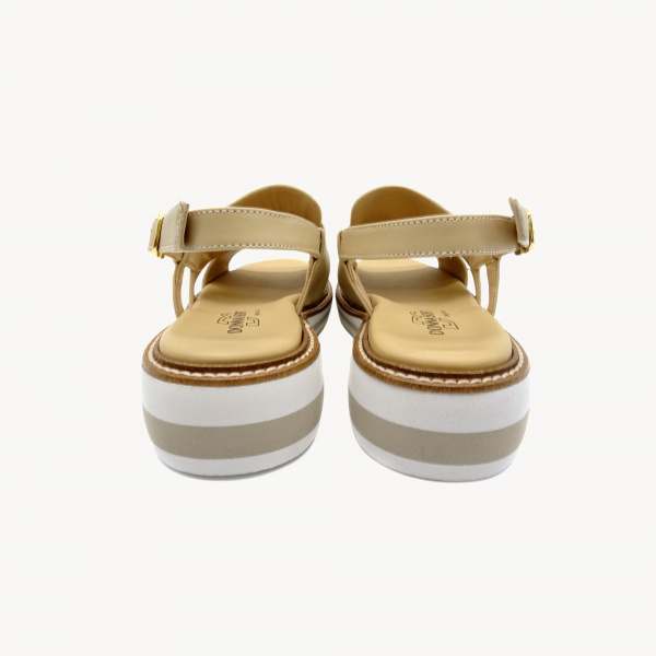 Кожаные босоножки Donna Soft