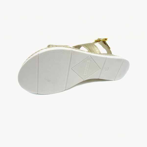 Комбинированные сандалии на платформе Nila&Nila