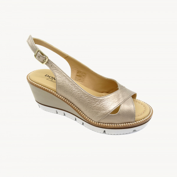 Кожаные босоножки Donna Soft