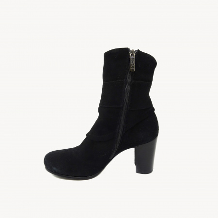 Замшевые полусапоги Conni