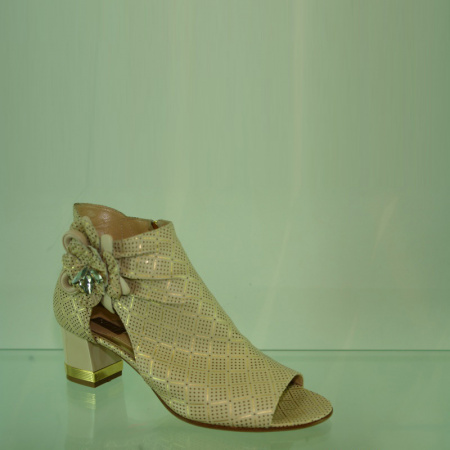 Кожаные босоножки Conni