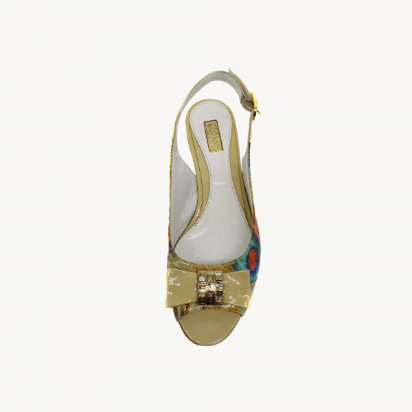 Лаковые босоножки Conni