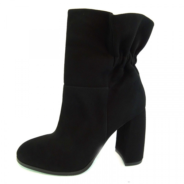 Замшевые полусапоги Helena Soretti