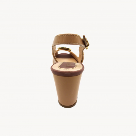 Кожаные босоножки Essere