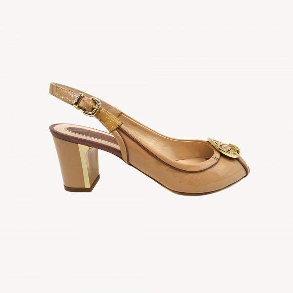 Кожаные босоножки Essere