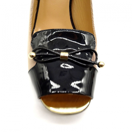 Лаковые босоножки Giovanni Fabiani