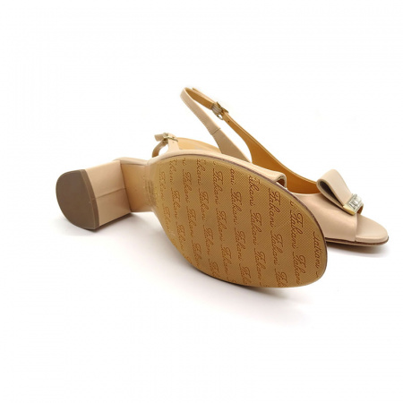 Кожаные босоножки Giovanni Fabiani