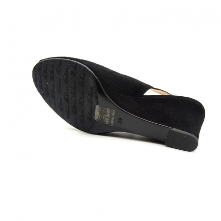 Замшевые босоножки Giovanni Fabiani