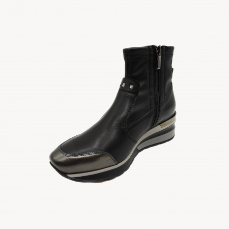 Кожаные ботинки Donna Soft