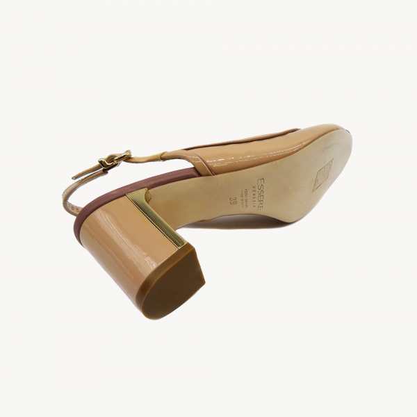 Кожаные босоножки Essere