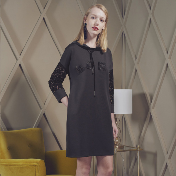 Платье Clips More