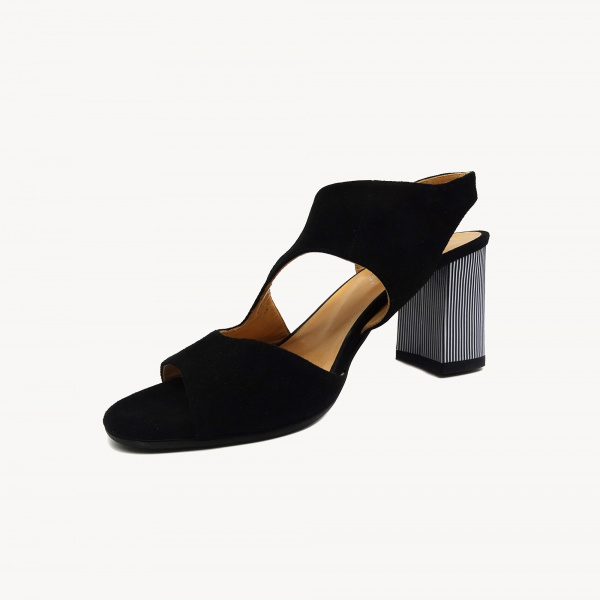 Замшевые босоножки Conni